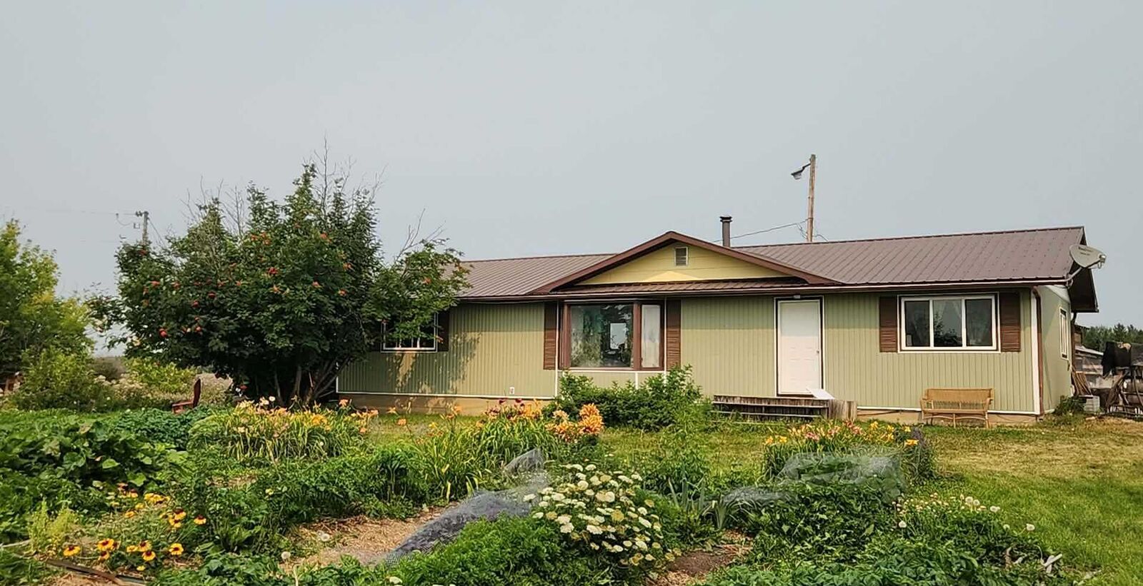 Property Photo: 749 Highway S AB T0G 1E0