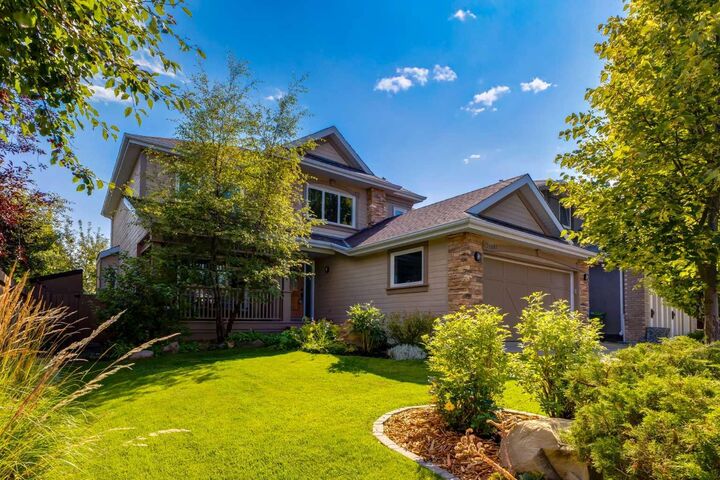 Property Photo: 1527 Evergreen Drive SW AB T2Y 2X7