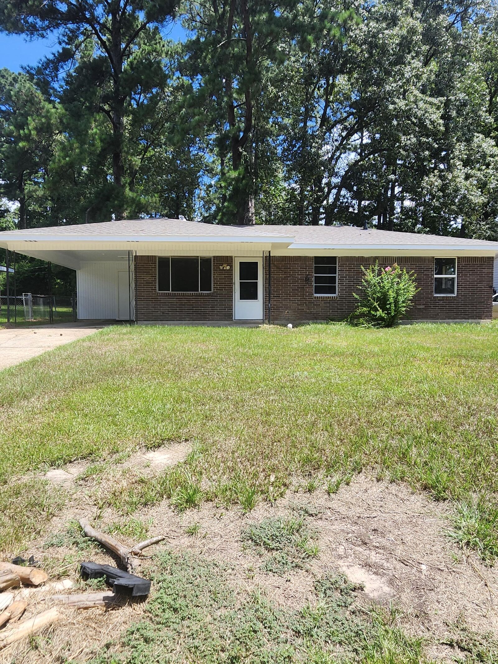 Property Photo:  618 Elm  LA 71461 