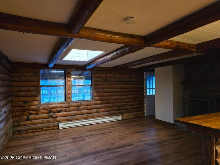 Property Photo:  