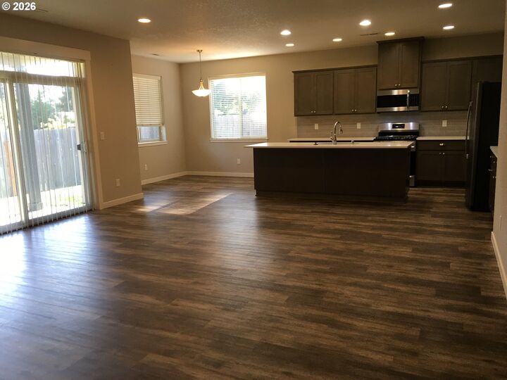 Property Photo:  4413 NE 141st Ct  WA 98682 