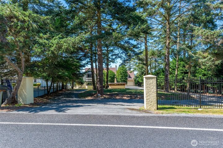 Property Photo: 1399 W Beach Road WA 98277