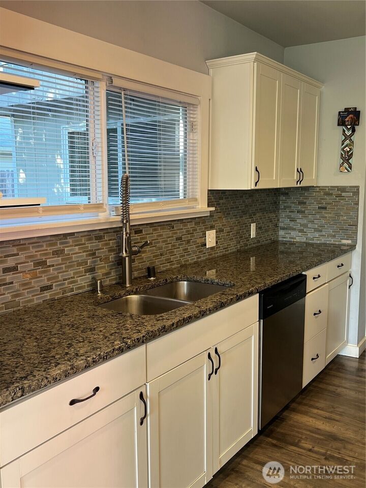 Property Photo:  414  Chambers Street NE  WA 98506 