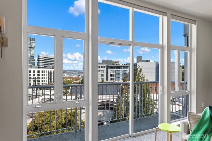 Property Photo:  303 E Pike St 602  WA 98122 