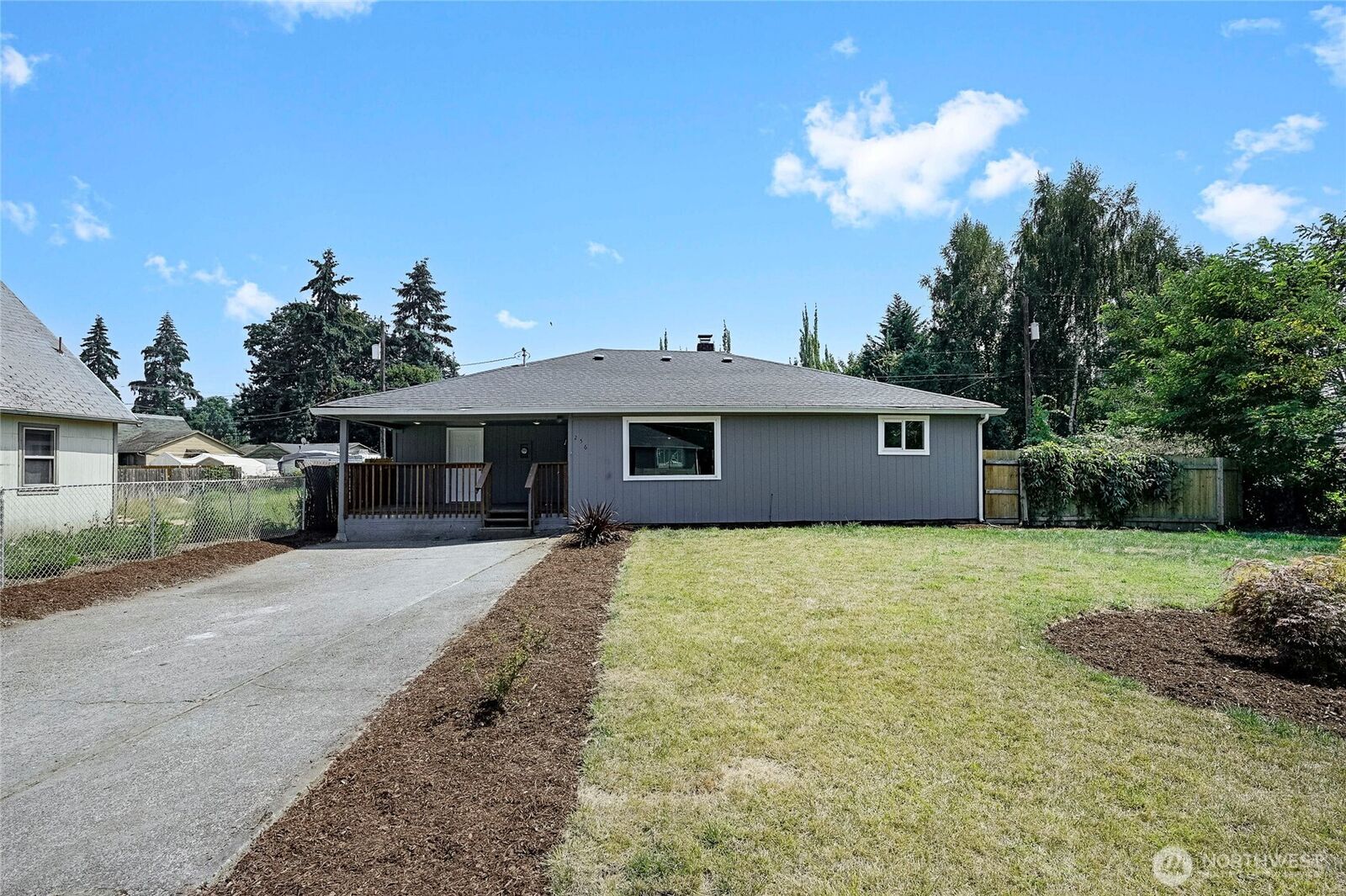 Property Photo:  256  Douglas Street  WA 98632 