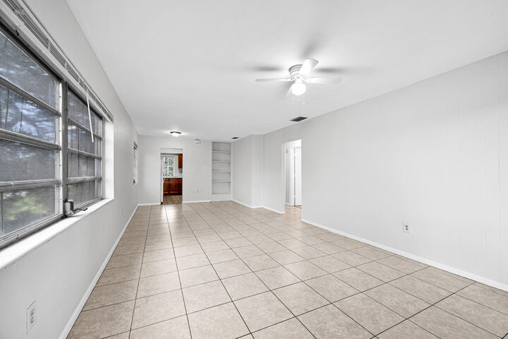 Property Photo: 199 SW 15th Street 3 FL 33432