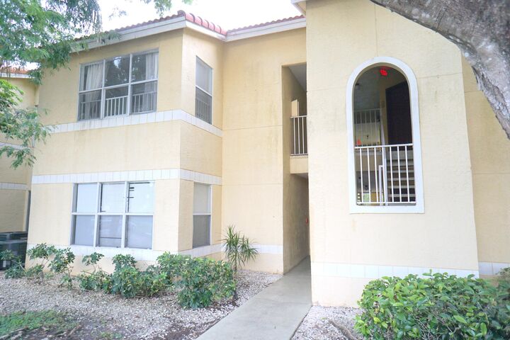 Property Photo:  12620 Vista Isles Drive 1025  FL 33325 