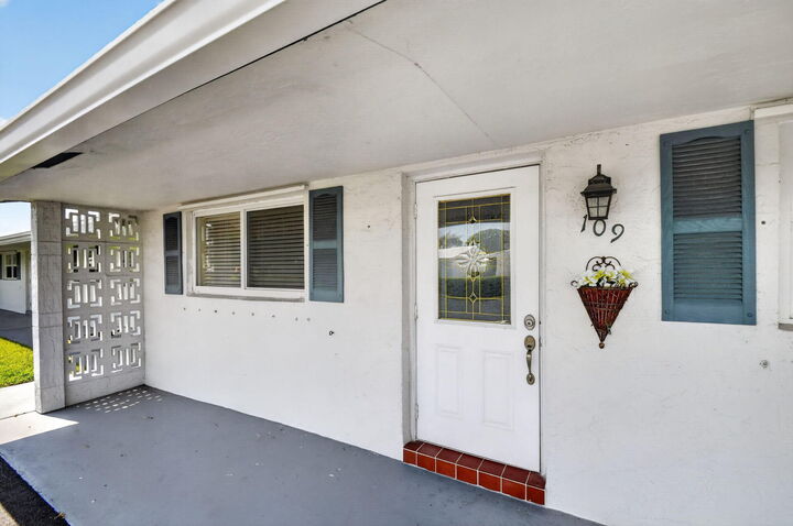 Property Photo:  701 SW Lake Court 109  FL 33426 