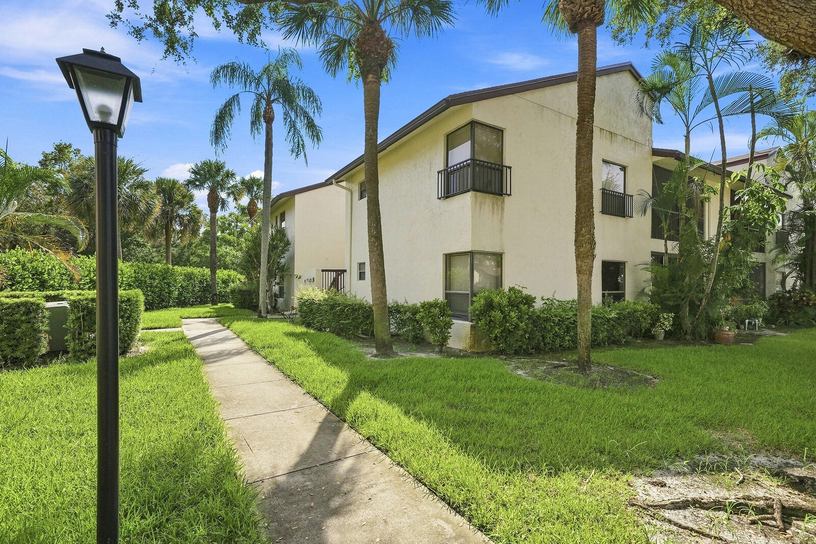 Property Photo: 2581 Carambola Circle N FL 33066