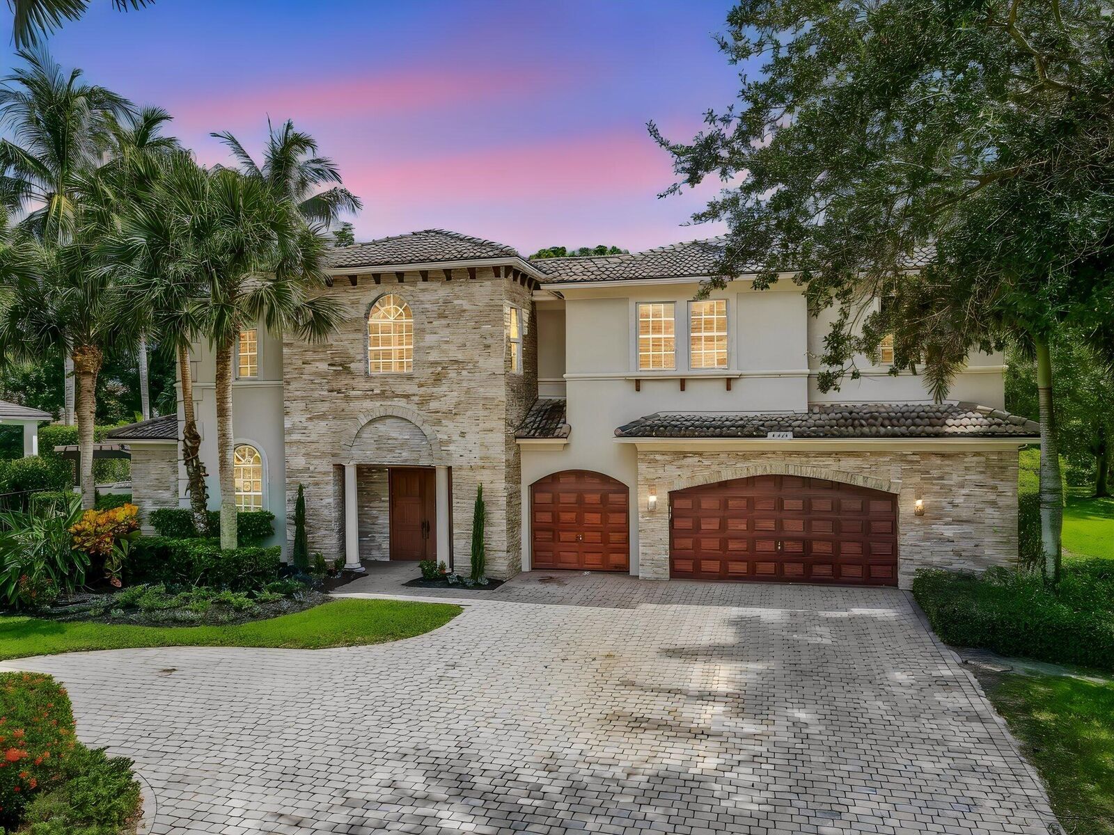 Property Photo:  8948 Pinebrook Court -  FL 33067 