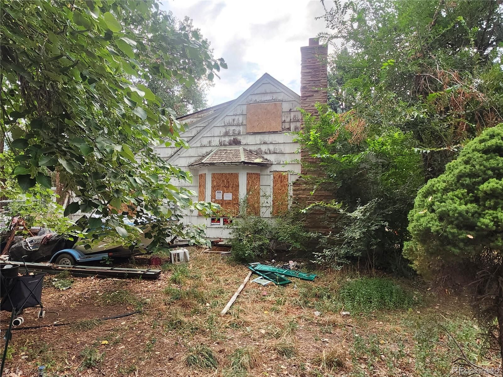 Property Photo:  1051 Hover Street  CO 80501 