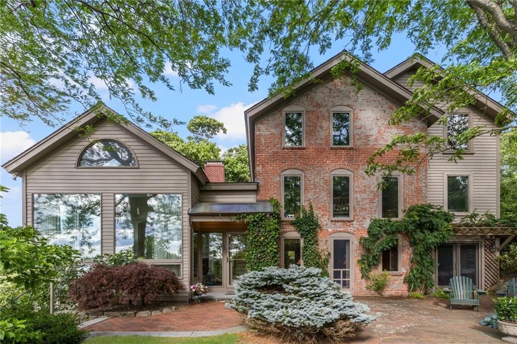 Property Photo:  10 Nayatt Road  RI 02806 
