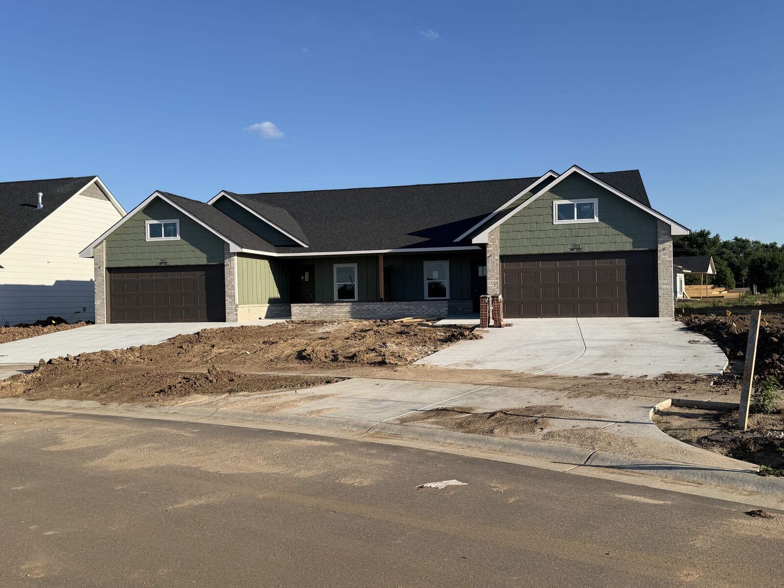 Property Photo:  810 N Wheatland St  KS 67235 