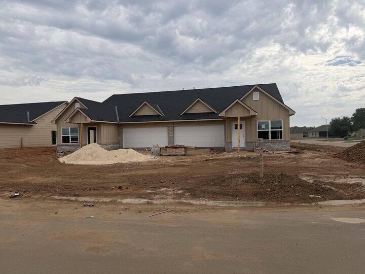 Property Photo: 802 N Wheatland St Unti 100 KS 67235