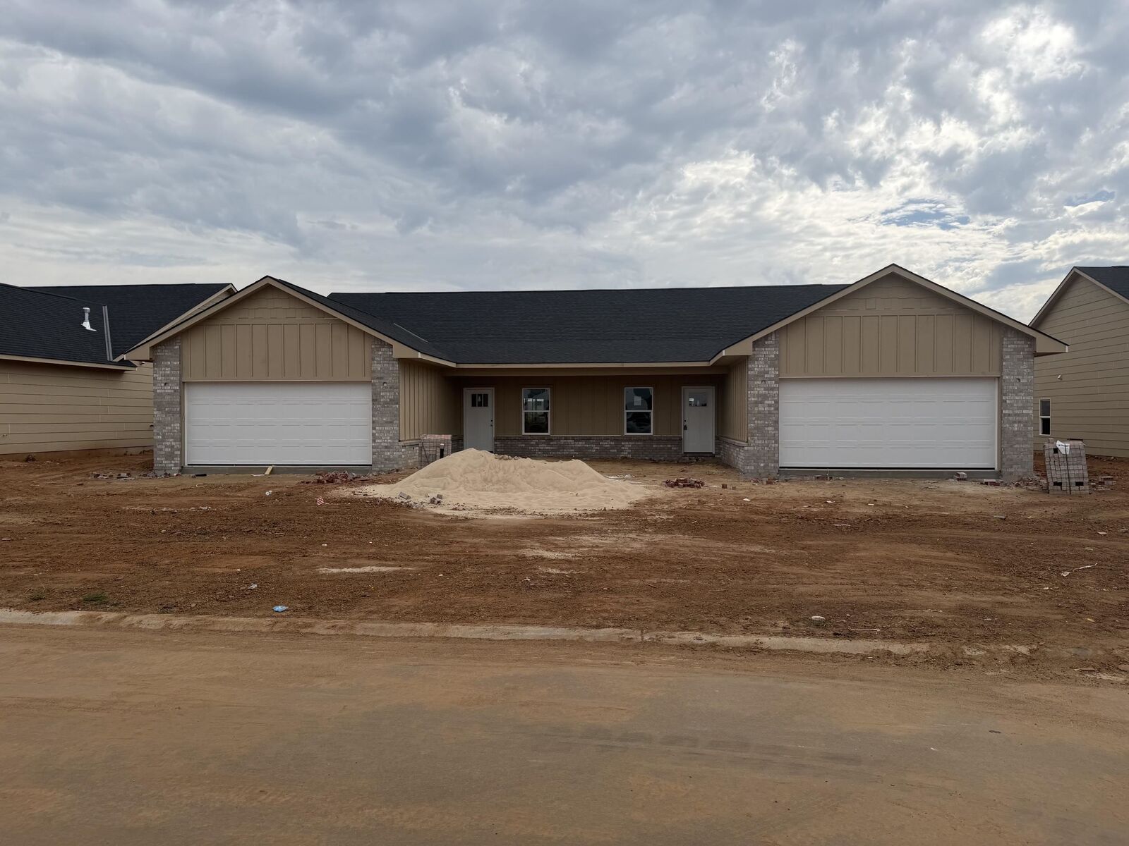 Property Photo: 806 N Wheatland St KS 67235