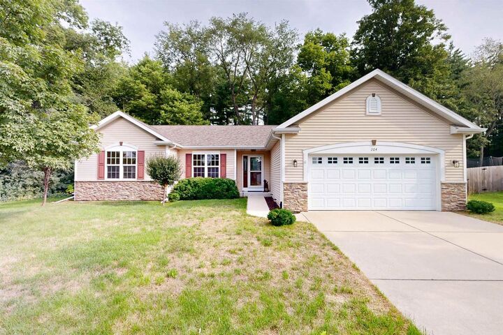 Property Photo:  204 Woodland Preserve  WI 53094 