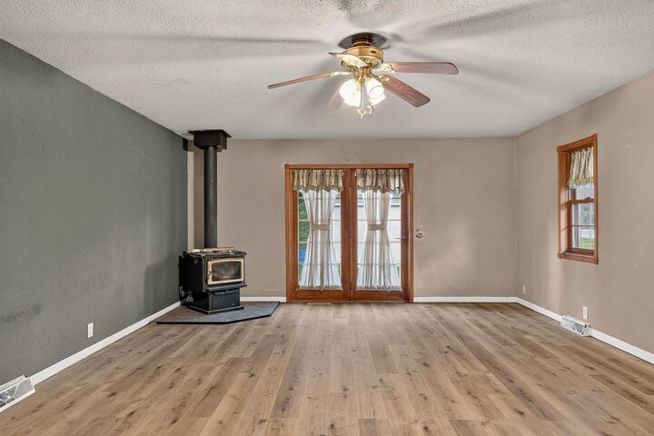 Property Photo:  525 W Bannerman Avenue  WI 54970 