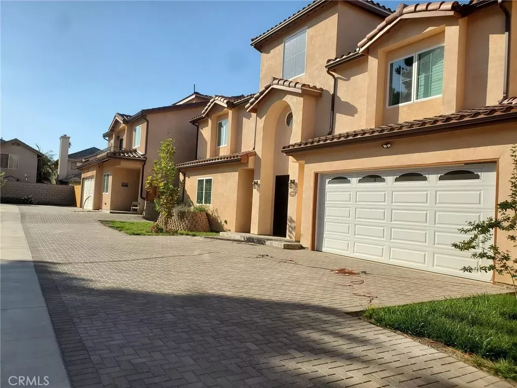 Property Photo:  20819 W Seasons Lane  CA 91306 