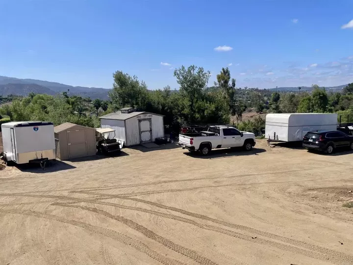 Property Photo: 3158 Mary Ln CA 92025