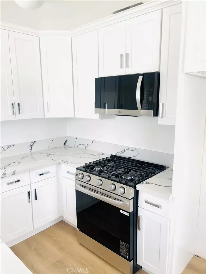 Property Photo: 5754 Vineland Avenue CA 91601