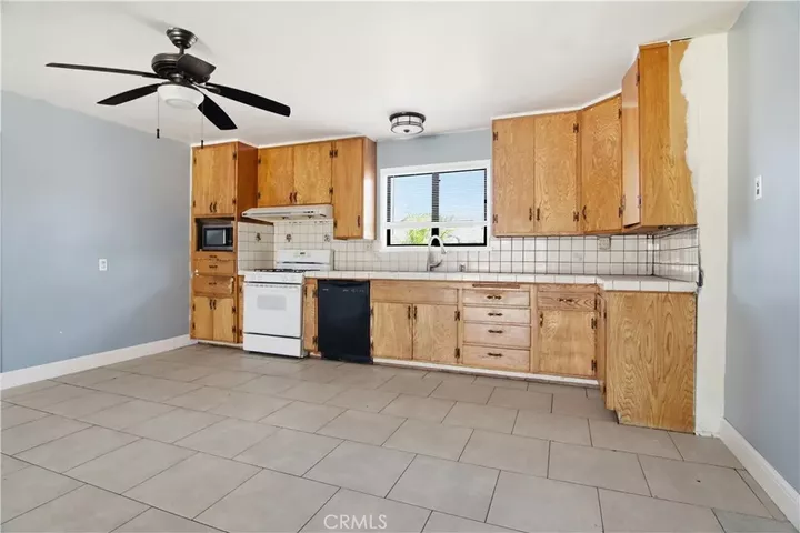 Property Photo: 1142 Via Del Carmel CA 93455