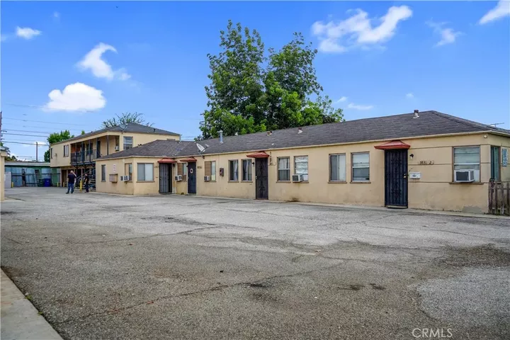 Property Photo:  3823 Walnut  CA 90201 