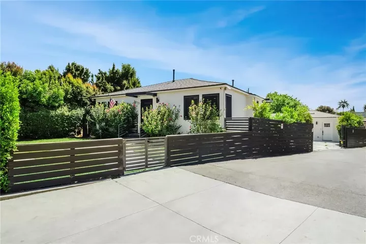 Property Photo:  3023 Glendon  CA 90034 