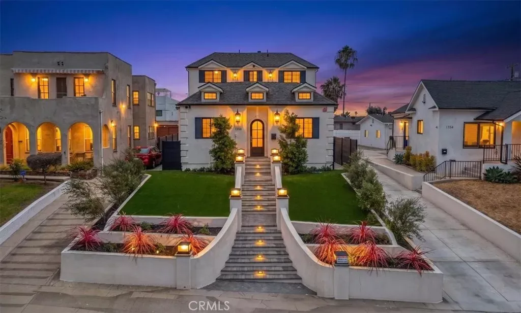Property Photo: 1358 S Ridgeley CA 90019