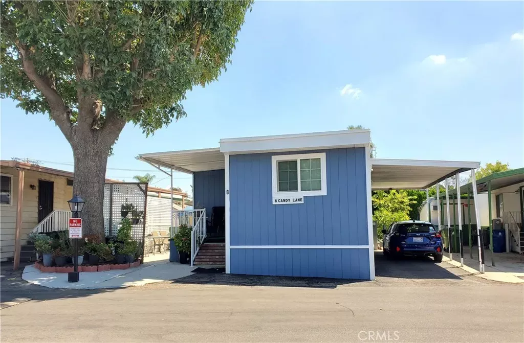 Property Photo: 8 Candy Lane CA 91345