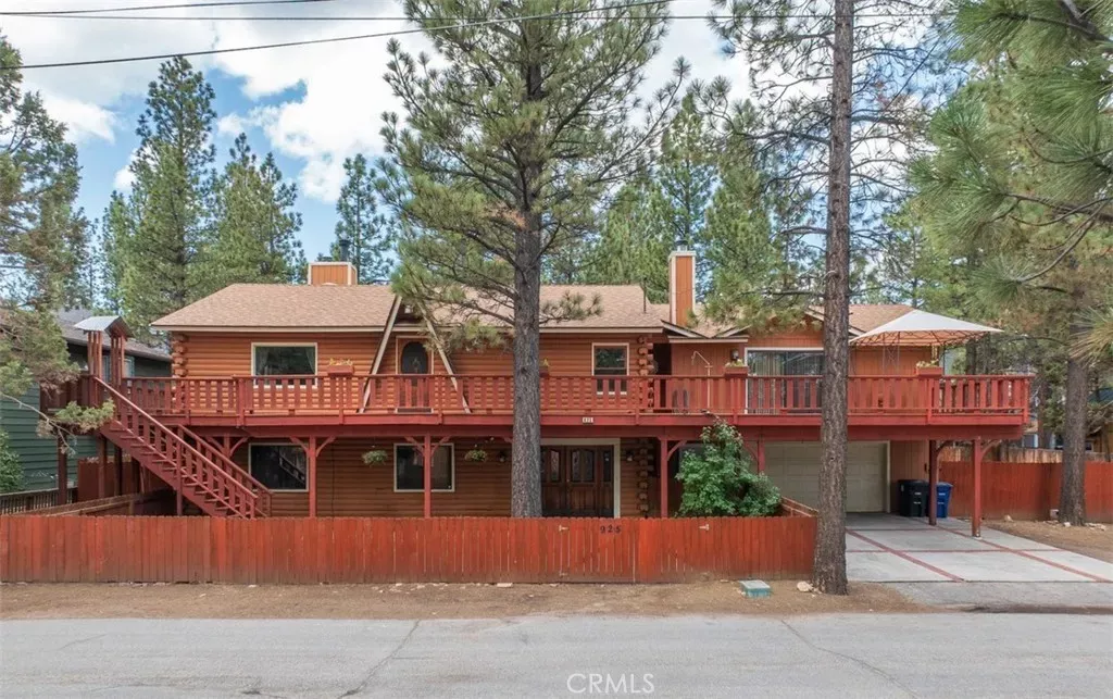 Property Photo:  925 E Lane  CA 92314 