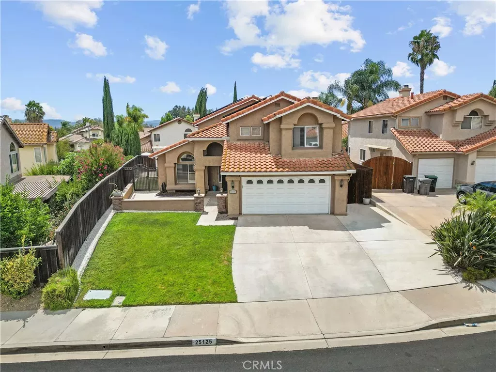 Property Photo:  25125 Corte Anacapa  CA 92563 