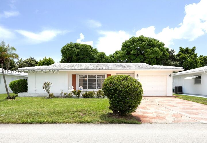 Property Photo:  7102 NW 71st St  FL 33321 