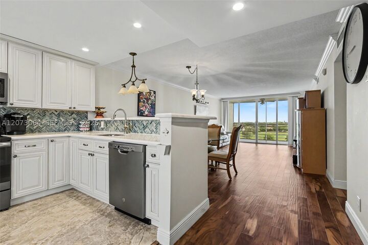 Property Photo:  3090 N Course Dr 709  FL 33069 