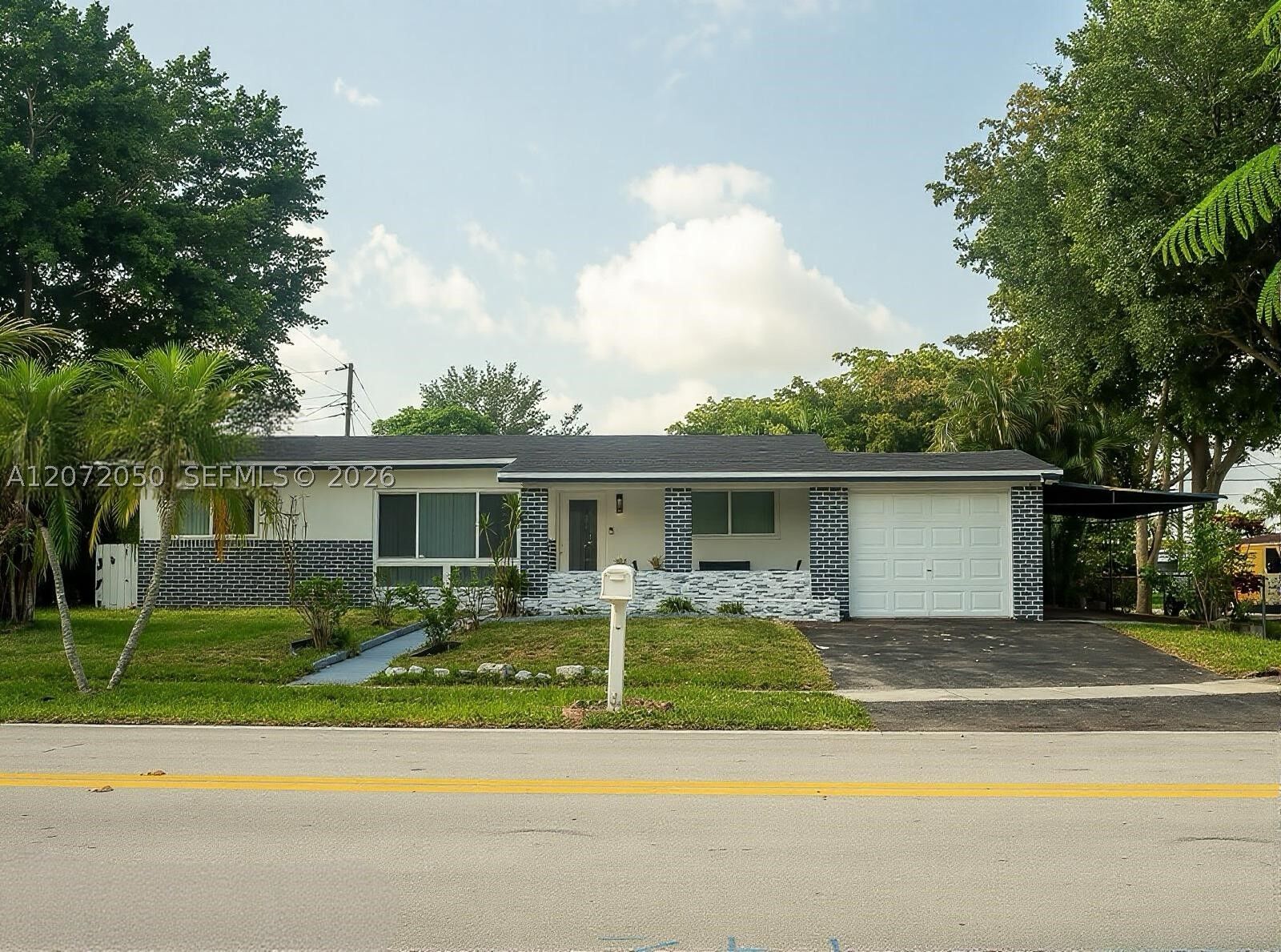 Property Photo: 5090 SW 9th Ct FL 33317