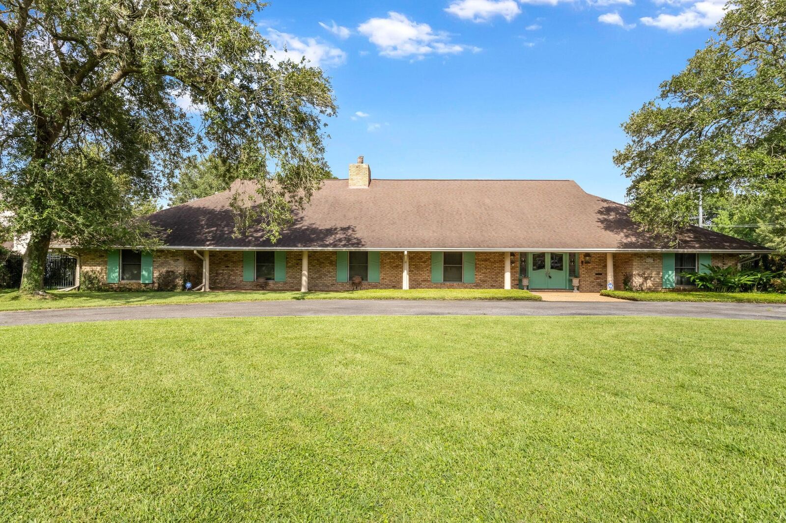 Property Photo:  2295 Thomas Road  TX 77706 