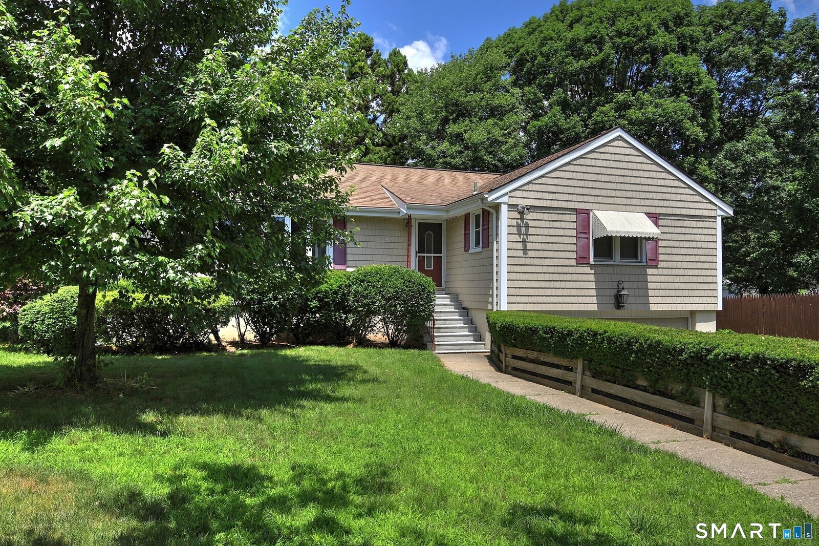 Property Photo:  240 Quenby Place  CT 06614 