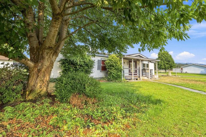 Property Photo:  5015 N Campbell Rd  WA 99027 