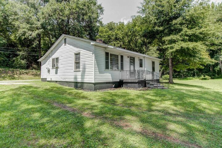 Property Photo:  503 Wylie Street  SC 29340 