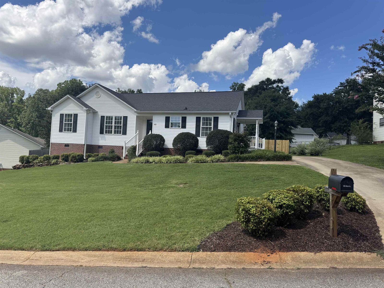 Property Photo: 142 Caroway Court SC 29303