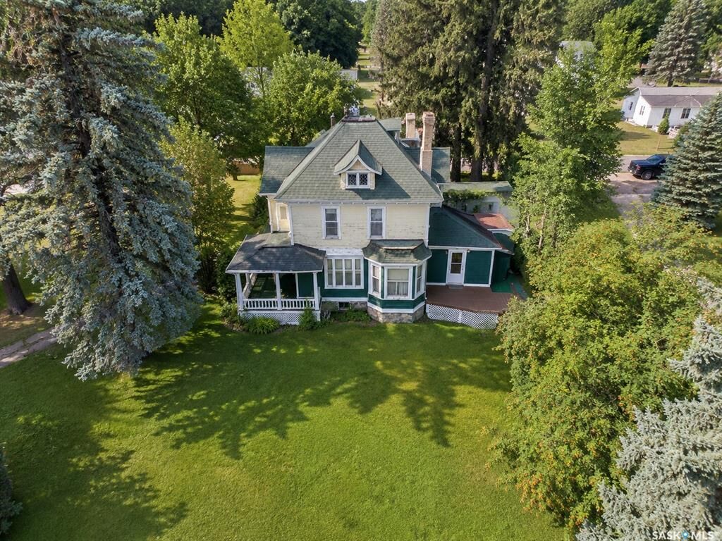 Property Photo: 903 Boyle Street SK S0G 2K0