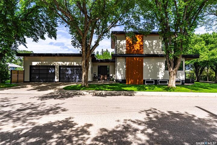 Property Photo: 1150 Spadina Crescent E SK S7K 3H8