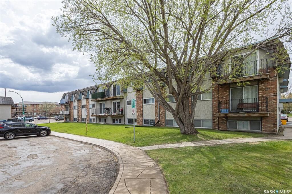 Property Photo:  3809 Luther Place 14  SK S7H 4B1 