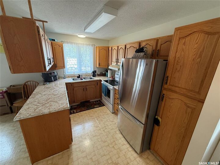 Property Photo: 705 Northridge Court SK S0J 2E0