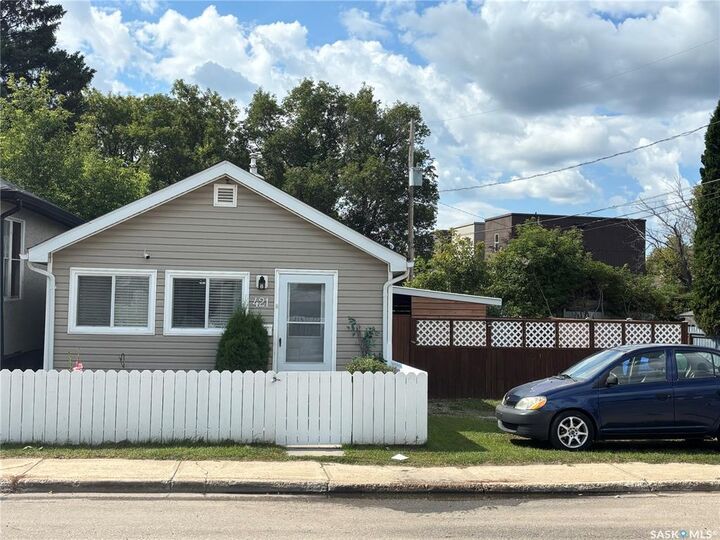 421 6th Avenue E — photo 1