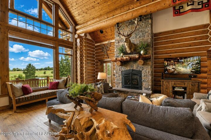 Property Photo:  32 Blackfoot Trail  ID 83455 