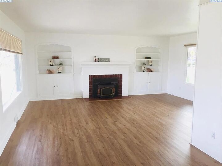 Property Photo: 408 N Volland WA 99336