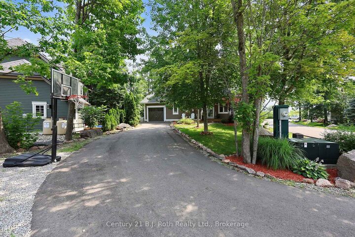 Property Photo:  37 Country Trail  ON L0K 1S0 
