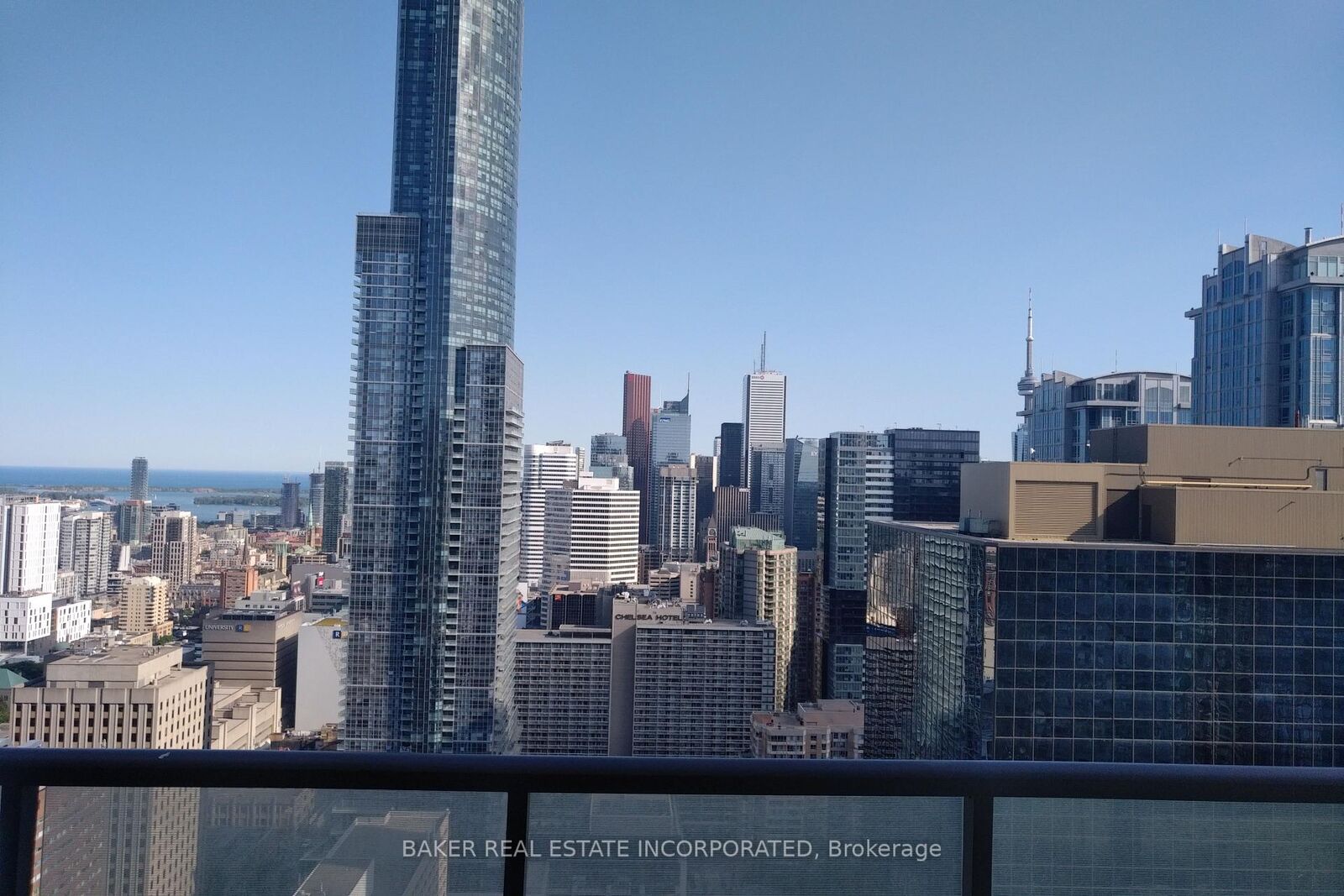 Property Photo:  15 Grenville Street 3703  ON M4Y 0B9 