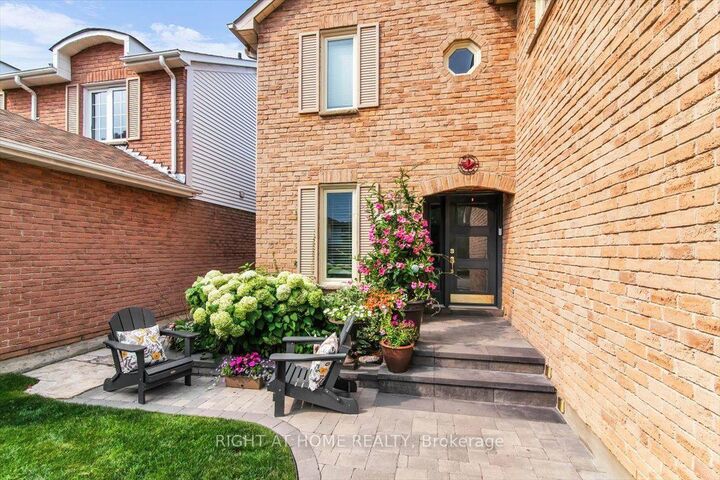 Property Photo: 18 Bashford Road ON L1S 3Y2