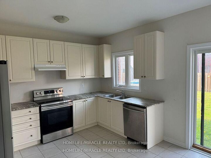 Property Photo:  14 Foster Hewitt Street  ON L0K 1A0 